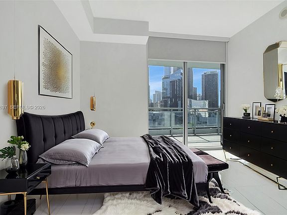 4th image of 90 SW 3rd St APT 1602