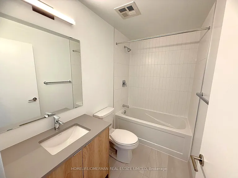 1660 Bloor St W #810 — Photo 11