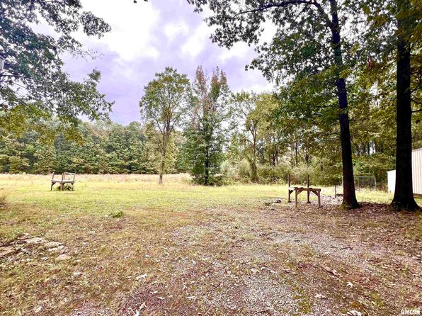 2076 Herrin Rd, Carterville, IL 62918
