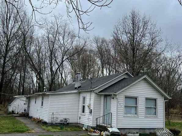 724 Airport Rd, Mount Vernon, IL 62864