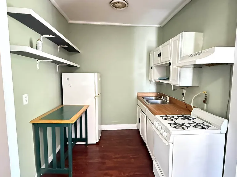 281 23rd St #6 — Photo 5
