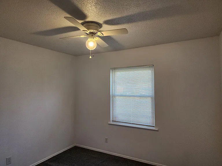1804 Arthur Ave — Photo 9