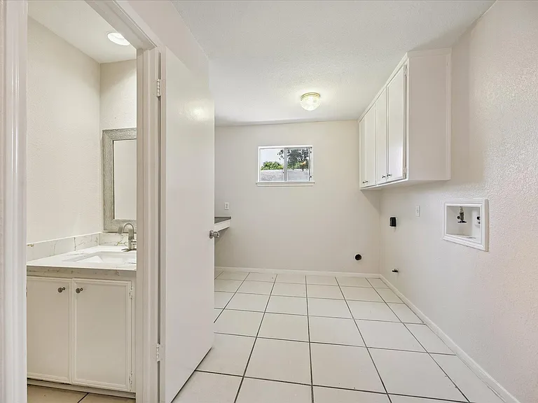 7618 Bankside Dr — Photo 13