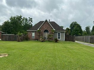 10520 Cardinal Rd, Denham Springs, LA 70726