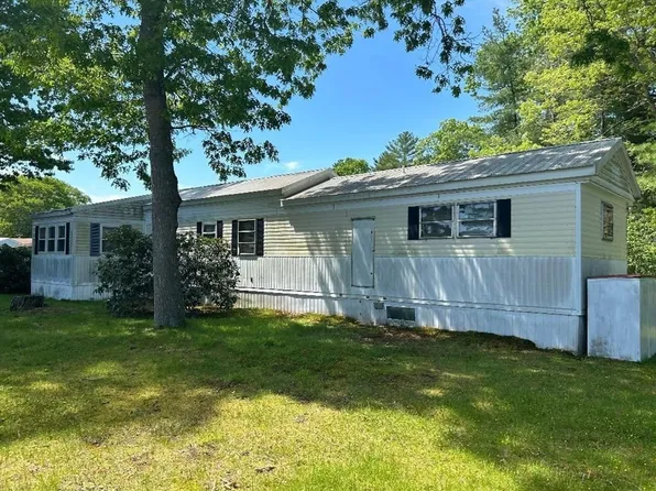 36 Sycamore Dr, Halifax, MA 02338