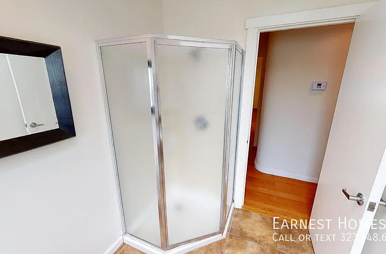 2577 S Bundy Dr — Photo 21