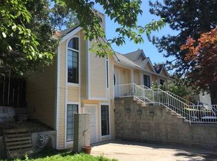 1502 Village Way, Mount Shasta, CA 96067