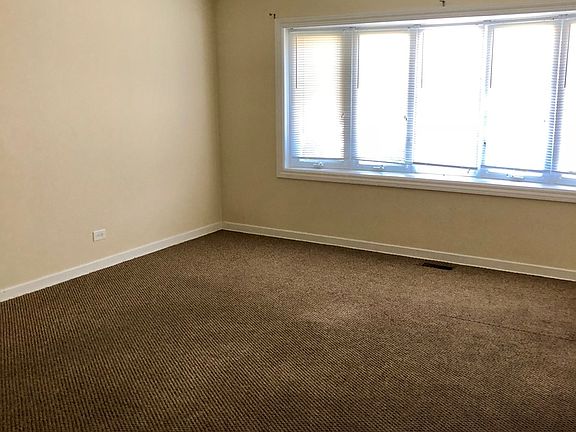 3rd image of 4853 W 93rd St