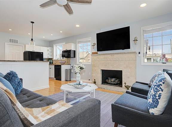 3rd image of 20 N Swarthmore Ave