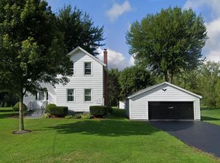 1251 Smith Rd, East Amherst, NY 14051