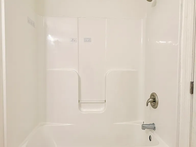 325 Main St #E — Photo 17