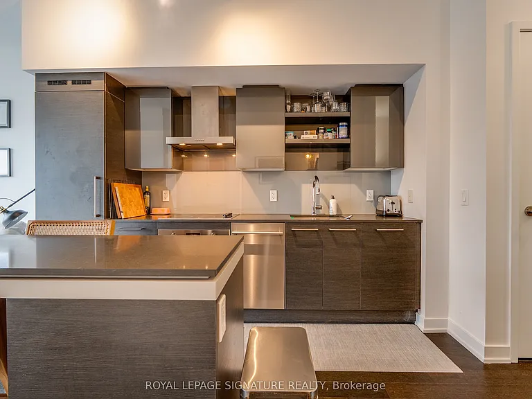1030 King St W #Penthouse 31 — Photo 3