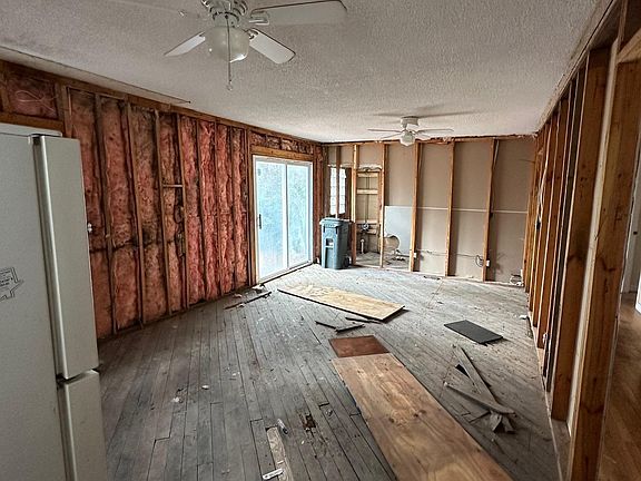 2nd image of 3319 Hillard Dr