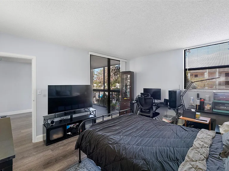 8437 Forest Hills Dr #203 — Photo 15