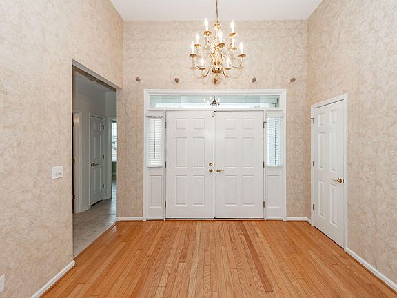 3rd image of 6044 Fieldstone Cir