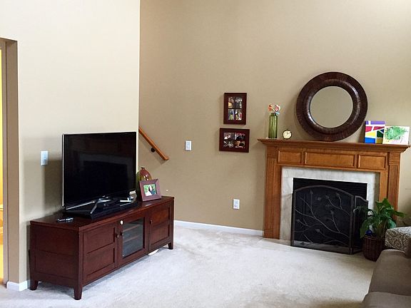 3rd image of 6793 Grimsby Ln