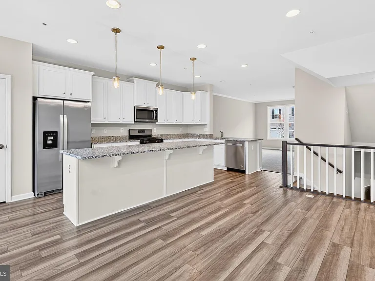 1017 Flester Ln — Photo 16