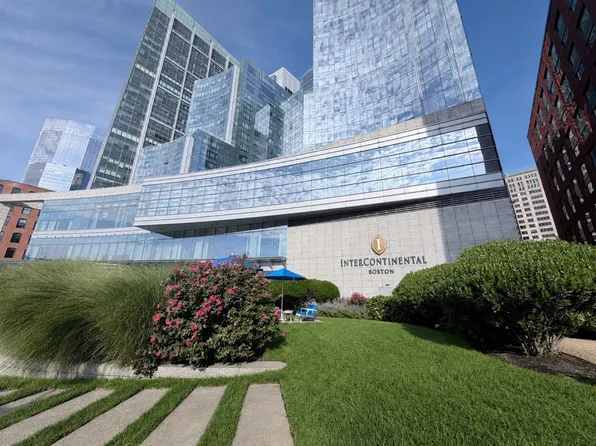 500 Atlantic Ave Unit 17J, Boston, MA 02210
