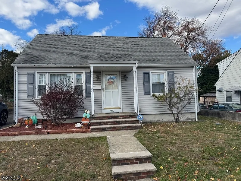 95 Elizabeth Pl photo 1