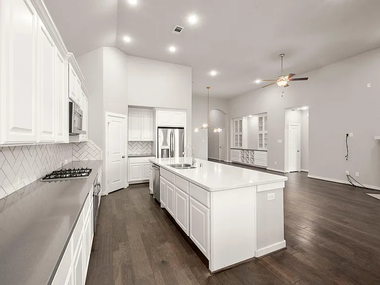 150 Mayfield Dr — Photo 8