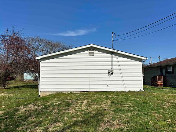 3rd image of 810 Hoffman Ave