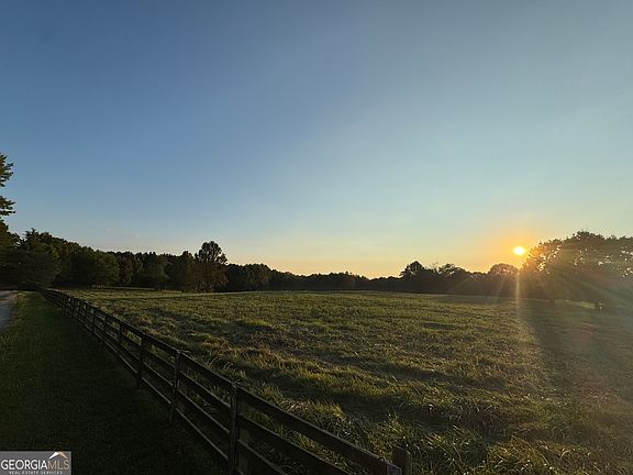 5th image of 1045 Pleasant Hill Rd