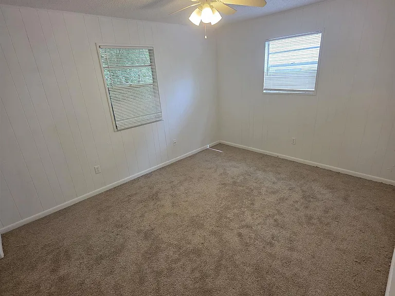2104 Virginia Dr #B — Photo 3