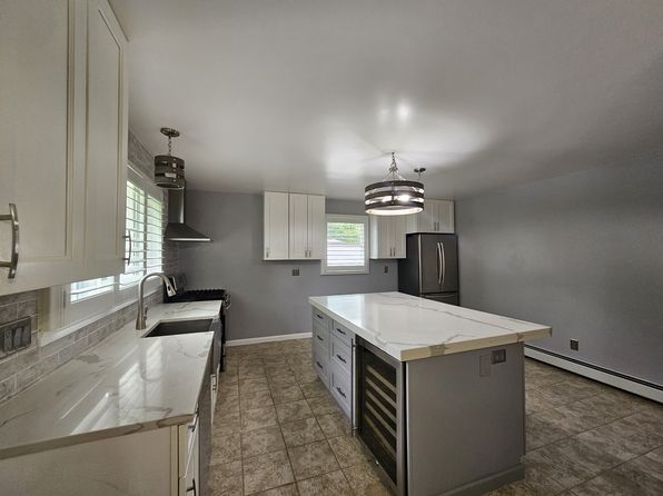 16 Barney Ct
