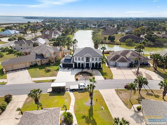 2nd image of 19 Laguna Madre Dr