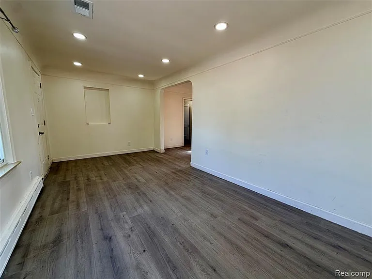8044 Fremont St — Photo 4