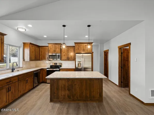 30619 N 5th St, Athol, ID 83801