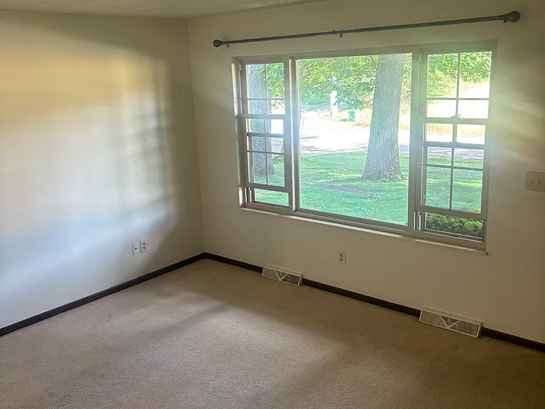 469 E Comet Rd — Photo 16