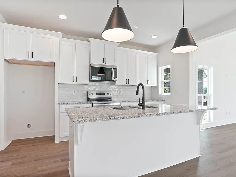 3232 Bradley Ln — Photo 8