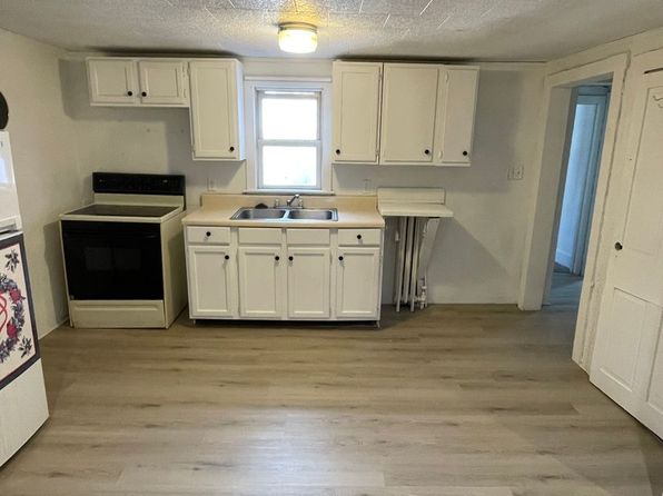 121-123 E Market St