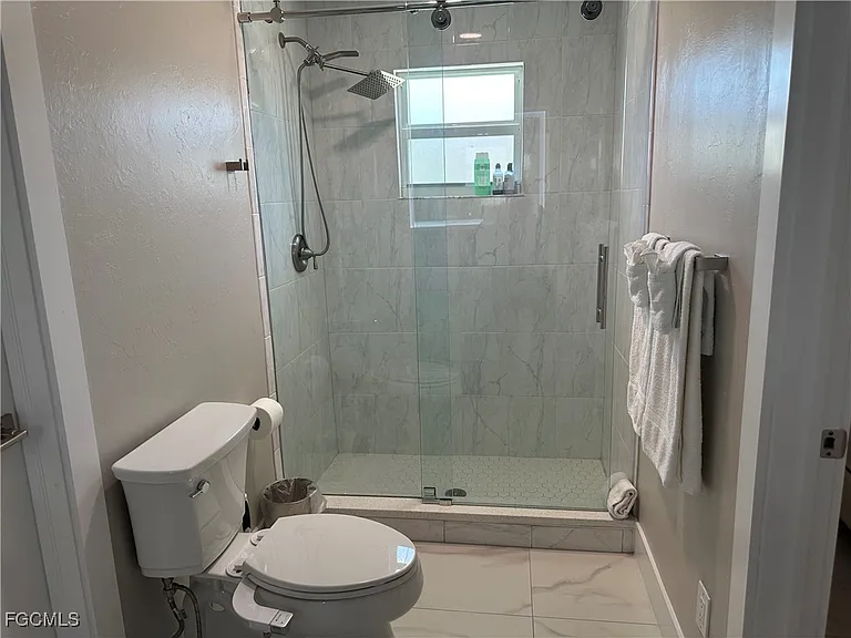 129 SW 54th Ter — Photo 4