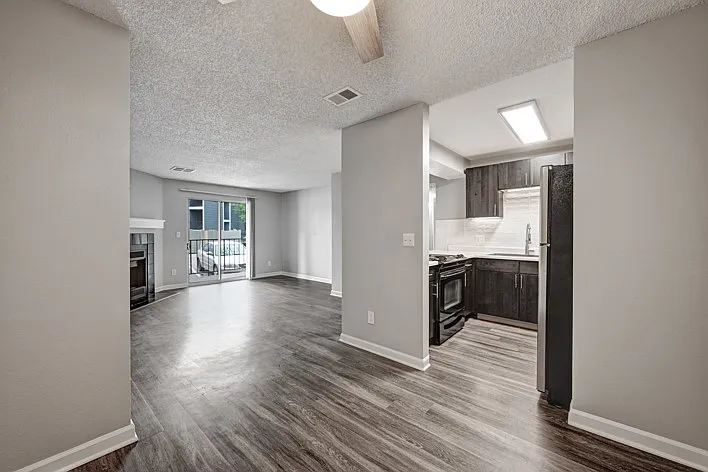 Summit Riverside Apartments — Photo 4
