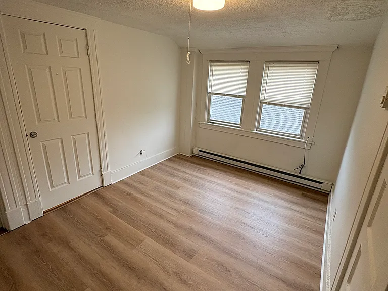 21-25 Ferry St #3 — Photo 11