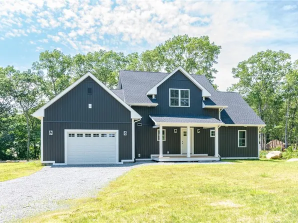 20 Forrest Ln, Carolina, RI 02812