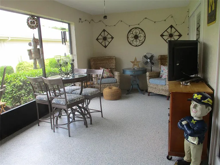 2111 N Halcyon Dr — Photo 20