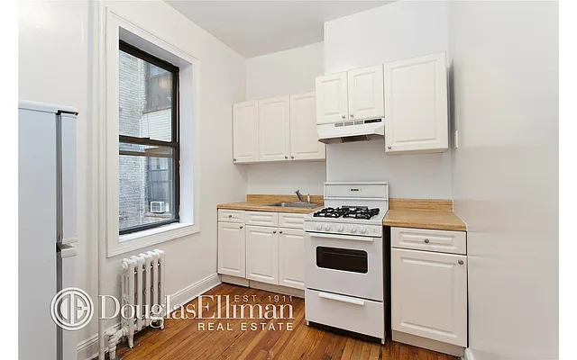 Rented by Douglas Elliman | media 31