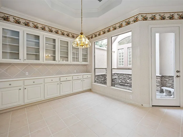 102 W Racing Cloud Ct — Photo 10
