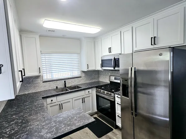 703 W College St #Adu, Fallbrook, CA 92028