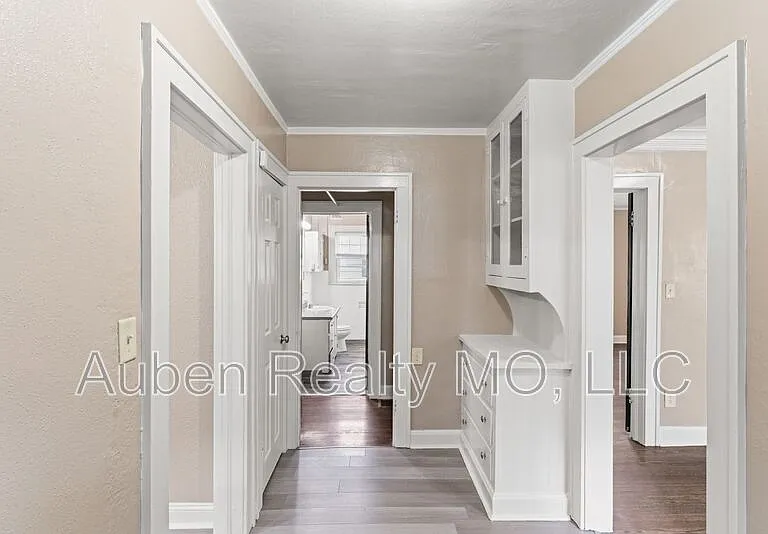 5303 Charlotte St #1 — Photo 13