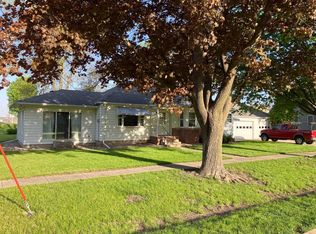 209 S 1st St, Terril, IA 51364