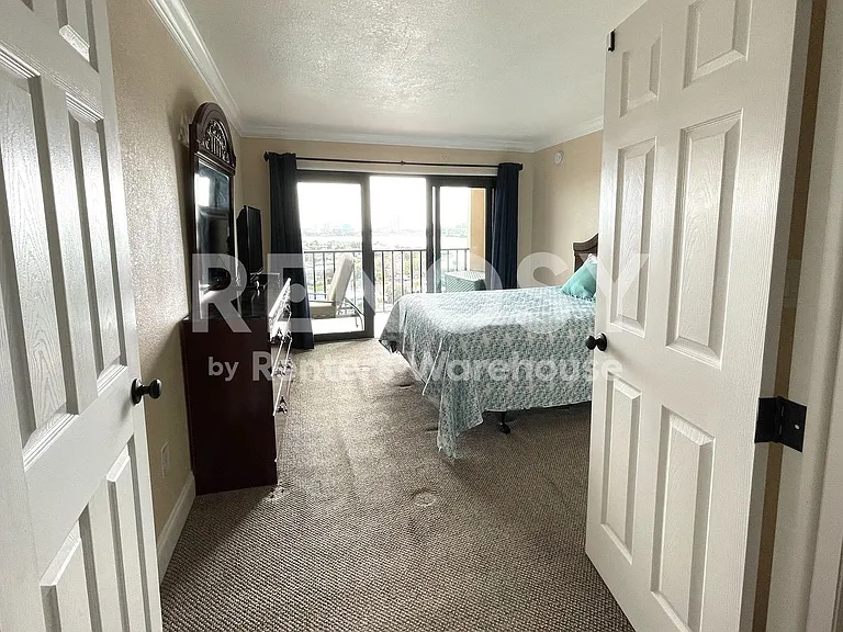 51 Island Way #906 — Photo 7