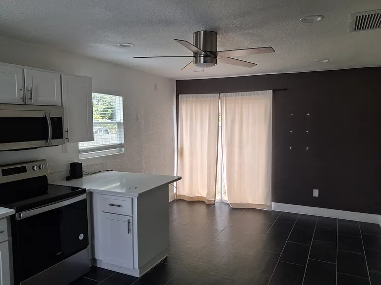 1359 Boylan Ave — Photo 2