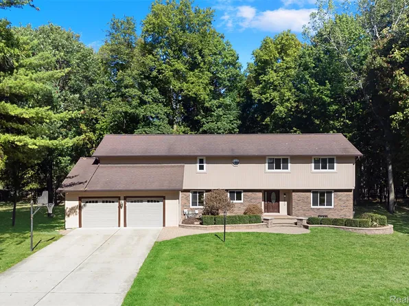 8830 Voigt Ave, Grosse Ile, MI 48138