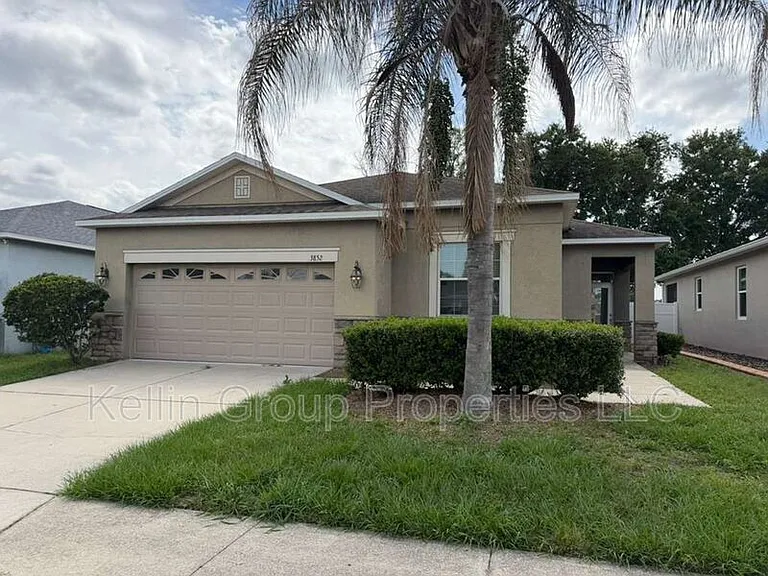 3852 Hampton Hills Dr — Photo 1