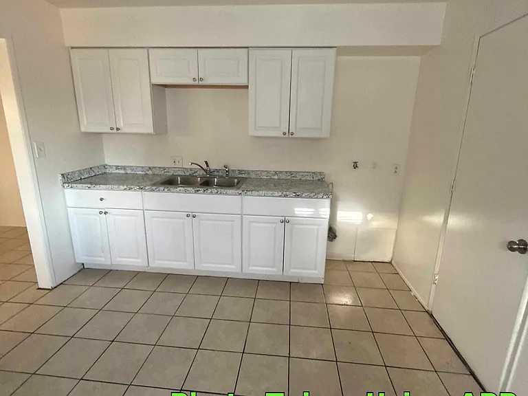 3500 N Chester Ave #C — Photo 4