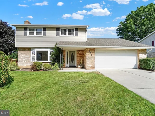 295 Folkstone Way, York, PA 17402